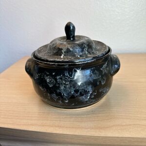 Seagrove NC Black White Signed Callicutt Pottery Lidded Bean Pot  4”‎ VTG 1998